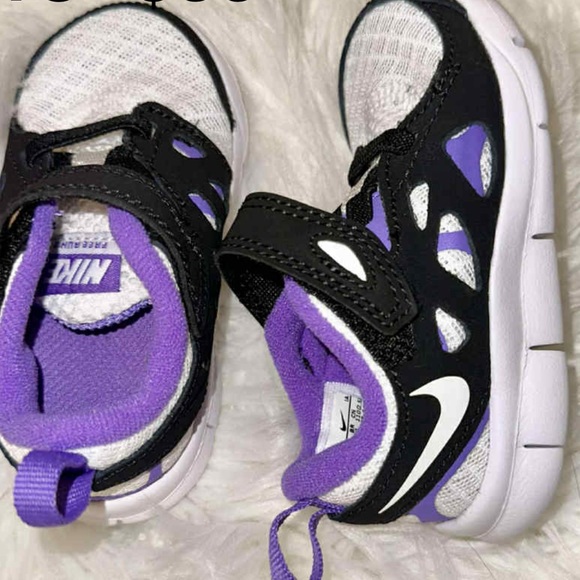 NEW! Nike Kids Sneakers - Black and Purple NWOT baby boy or girl sneakers
